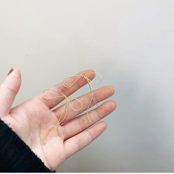 💕LAST One 18K Gold Plated Bow Wire Earrings - Picture 5 of 9